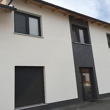 Apartment Lidicka Slavkov, 4 Person Slavkov u Brna Luaran gambar