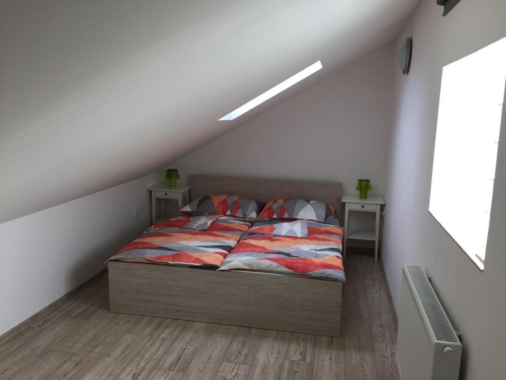 Apartment Lidicka Slavkov, 4 Person Slavkov u Brna Luaran gambar