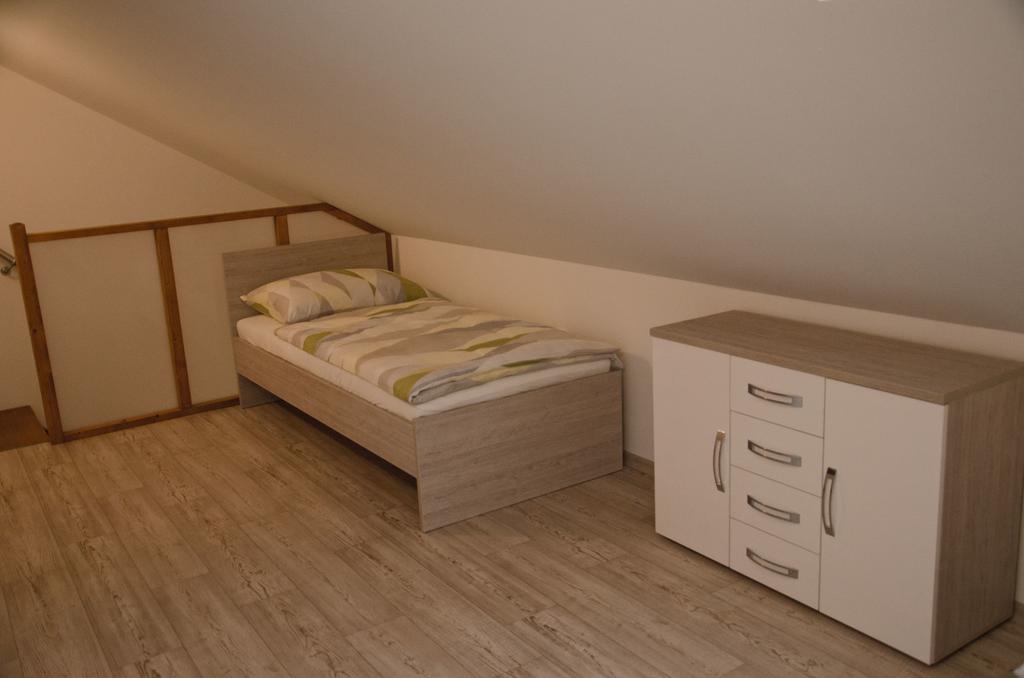 Apartment Lidicka Slavkov, 4 Person Slavkov u Brna Luaran gambar