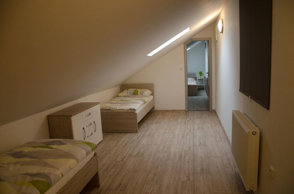 Apartment Lidicka Slavkov, 4 Person Slavkov u Brna Luaran gambar
